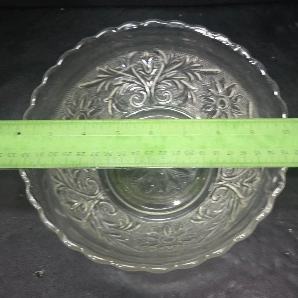 Anchor Hocking Clear Sunflower Serving Bowl, Vintage Pressed Glass‎ Centerpiece